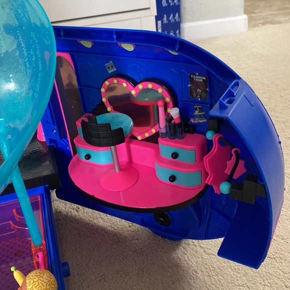 LOL Surprise! OMG 4 in 1 Glamper Van - Picture 11 of 13